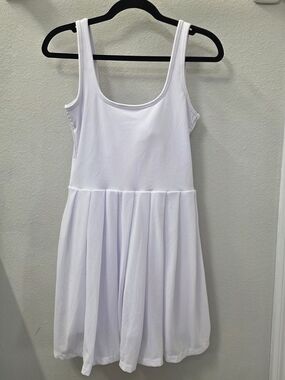 White Scoop Neck Sleeveless Mini Dress
